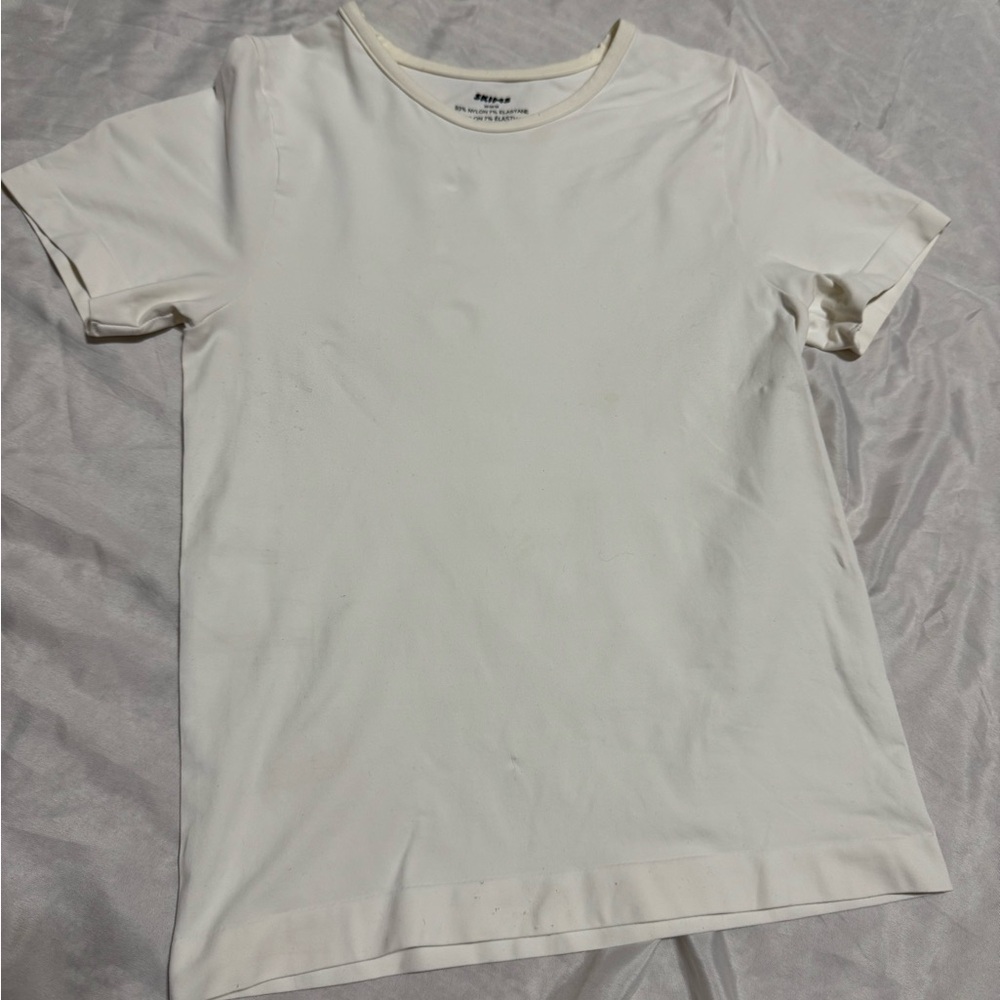 SKIMS White Short Sleeve Stretch Tee M